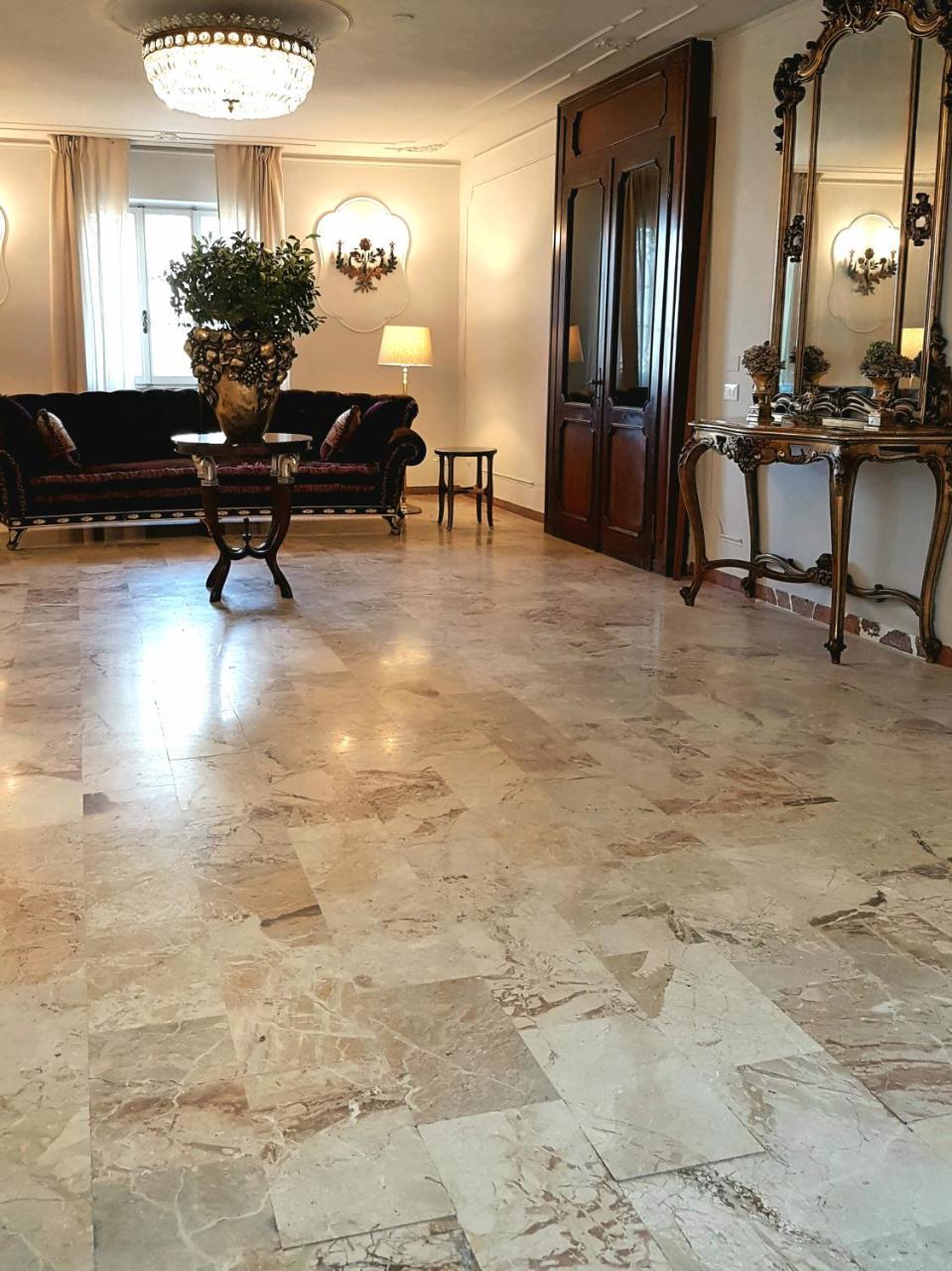 La Palazzina Bed & Breakfast *